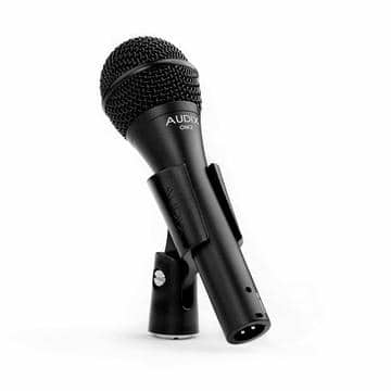 Audix-OM2-Gesangsmikrofon-auf-Mikrofonhalterung
