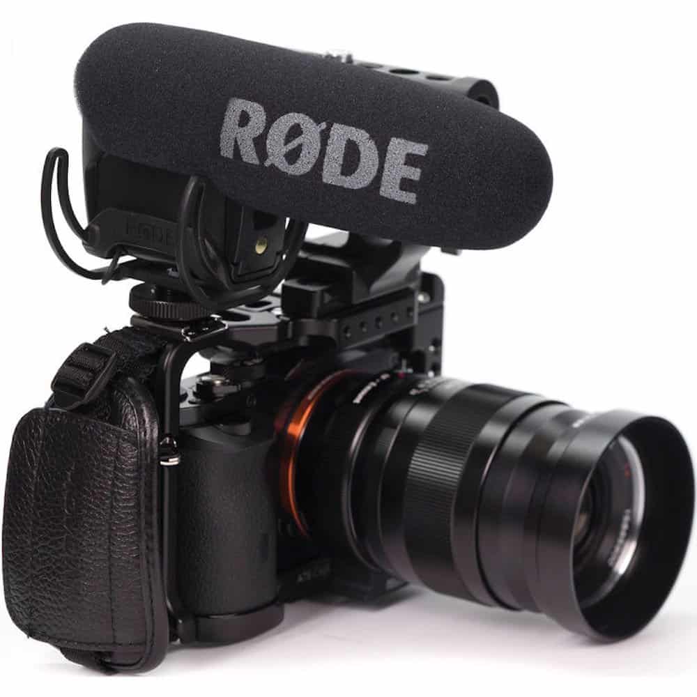 Rode-VideoMic-Pro-Rycote-Mikrofon-auf-Kamera