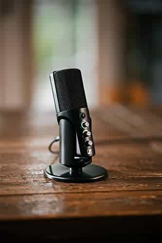 Sennheiser Profile USB Podcast Mikrofon auf Tisch