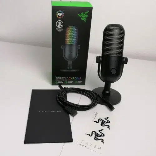 Razer Seiren v3 Chroma Streaming Mikrofon mit OVP